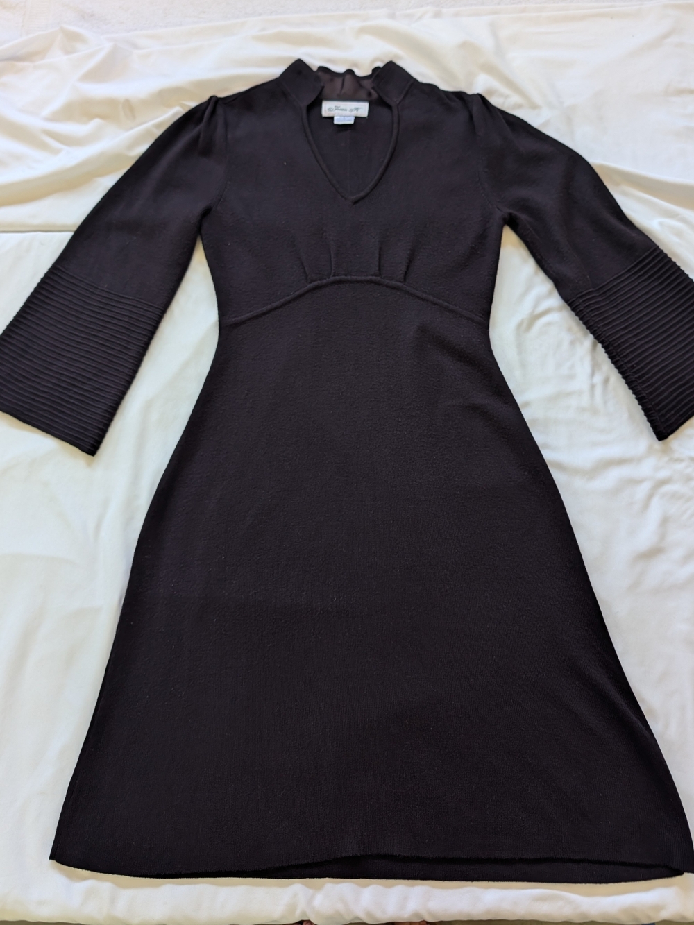 Purple Women's Knit V-Neck Dress with Three-Quarter Ribbed Sleeves